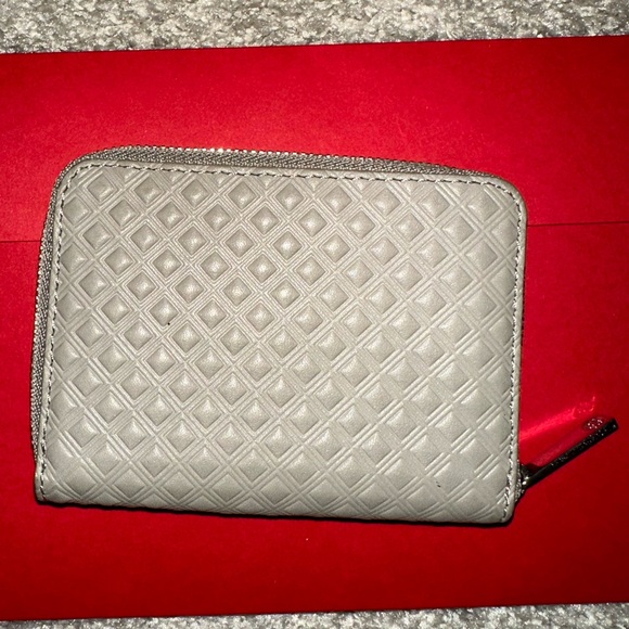 Tory Burch Coin Purse Wallet. Great Condition. - Picture 2 of 5